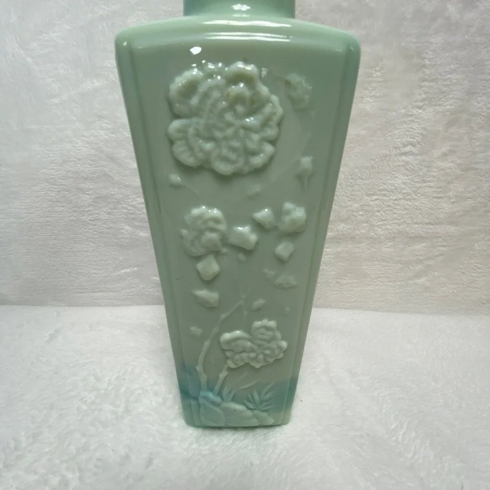 VTG 1972 Jim Beam Empty Jadeite Green Milk Glass Decanter Vase Barware Man‎ Cave